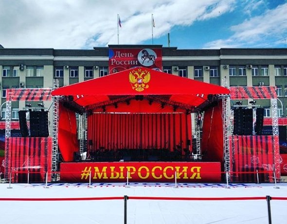 Сценический комплекс 12м*10м с подиумом и порталами