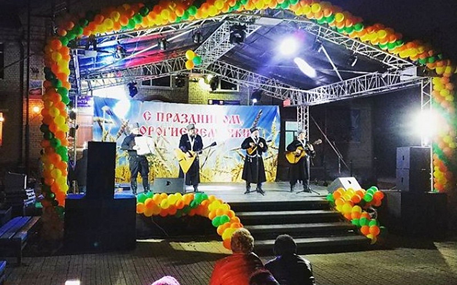 Светотехник на площадке